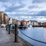 The Shore Edinburgh 2 Bedroom Apartment