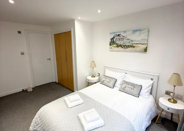 The Shore Edinburgh 2 Bedroom Apartment